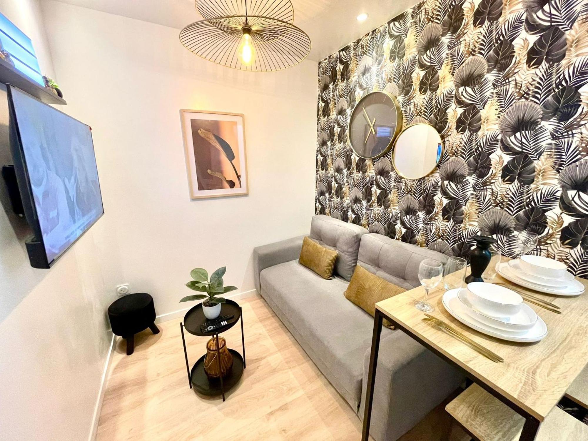 Chic Oasis In Rouen Apartment Exterior photo